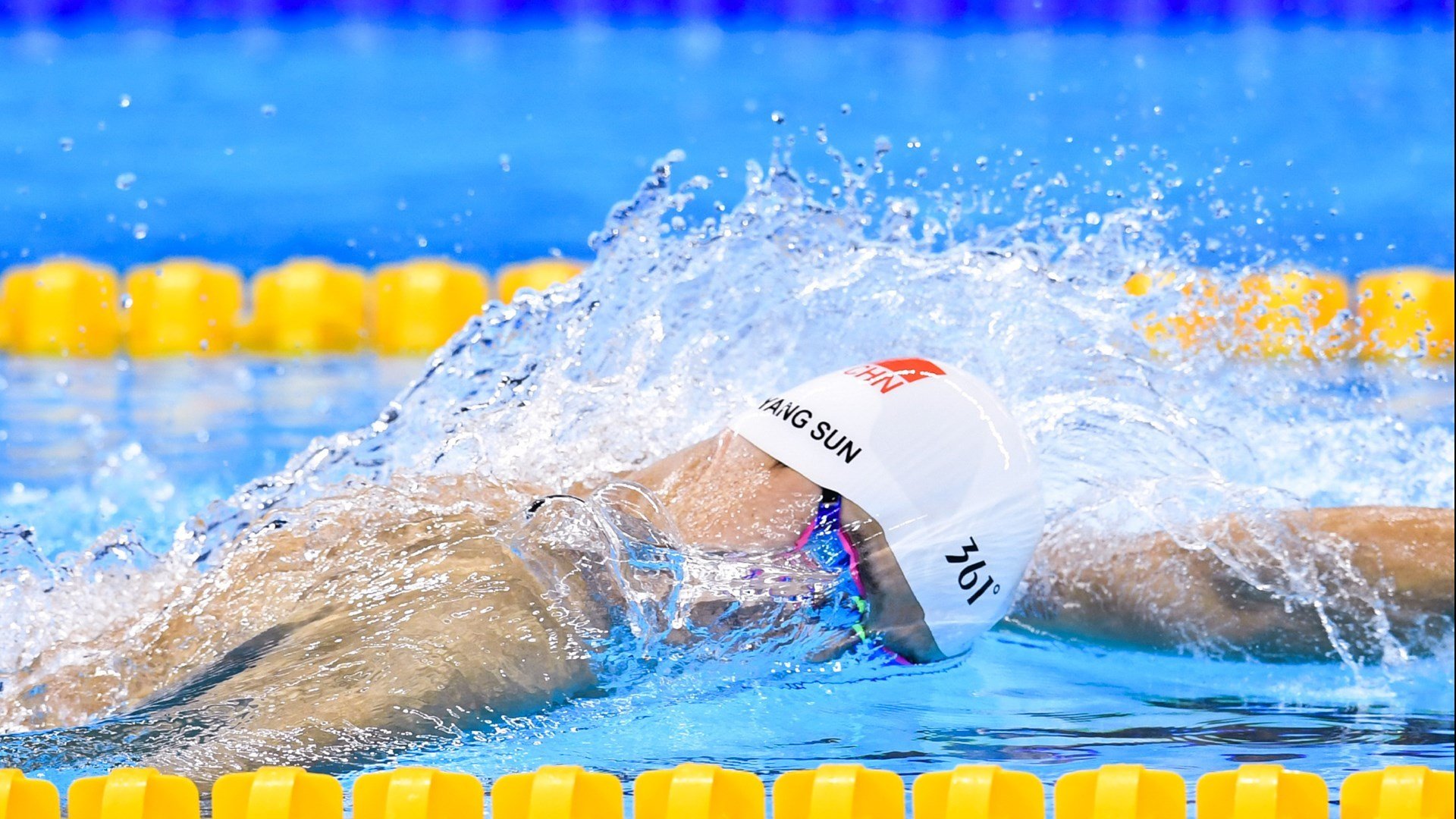 爱游戏中国电竞-德甲激战，比分4-3，明星哈兰德两球，角球数12个，进攻效率显著提升